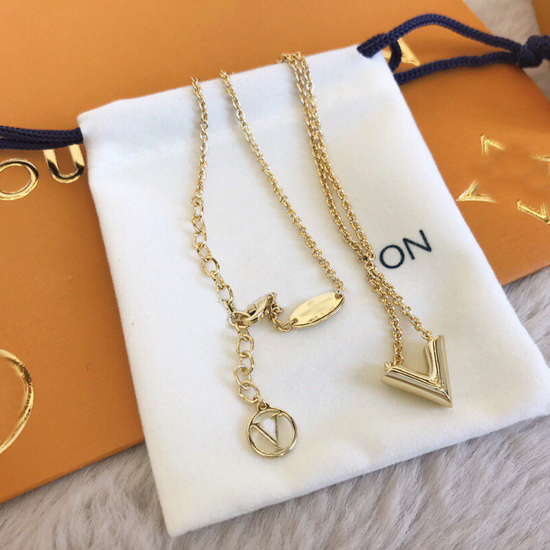 Fashion Pendant Necklace Designer Jewelry For Women Luxury Golden Chain Necklaces simple Letters v Girl Gifts Party Accessories Bracelet
Fashion Pendant Necklace Designer Jewelry For Women Luxury Golden Chain Necklaces simple Letters v Girl Gifts Party Accessories Bracelet