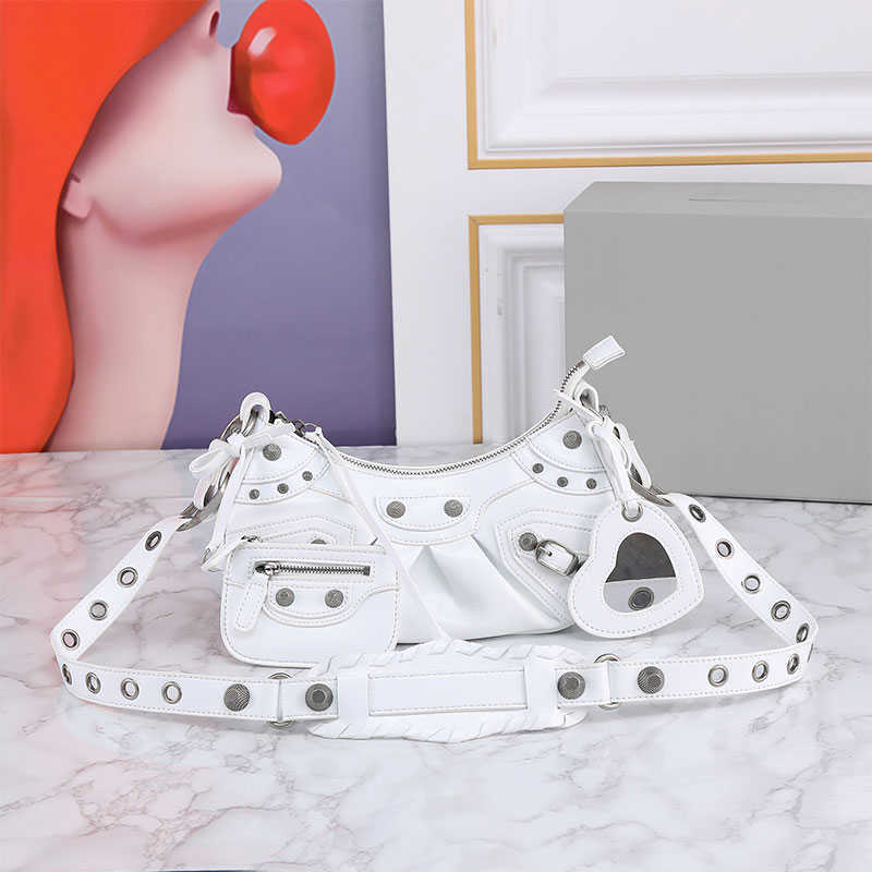 Girl Rivet Cool Bag Quality Women Hobo Handbags Lady Le Cagole Motorcycle Bags Shoulder Luxury Designer Bags Genuine Leather Crossbody Wallet Purse Crocodile Skin
Girl Rivet Cool Bag Quality Women Hobo Handbags Lady Le Cagole Motorcycle Bags Shoulder Luxury Designer Bags Genuine Leather Crossbody Wallet Purse Crocodile Skin