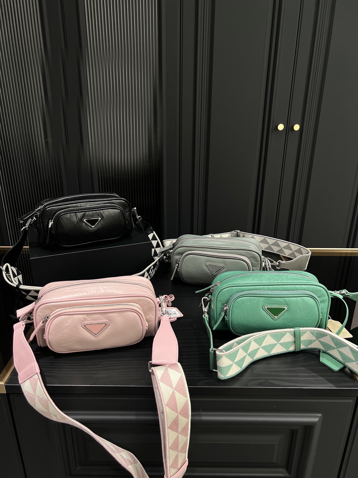 Wallets for women Men Designer Fashion brand Triangle Logo 4 Colors Shoulder Bag Size 23-11cm Ladies Outdoor Bag Shopping Bags, Black
Wallets for women Men Designer Fashion brand Triangle Logo 4 Colors Shoulder Bag Size 23-11cm Ladies Outdoor Bag Shopping Bags, Black