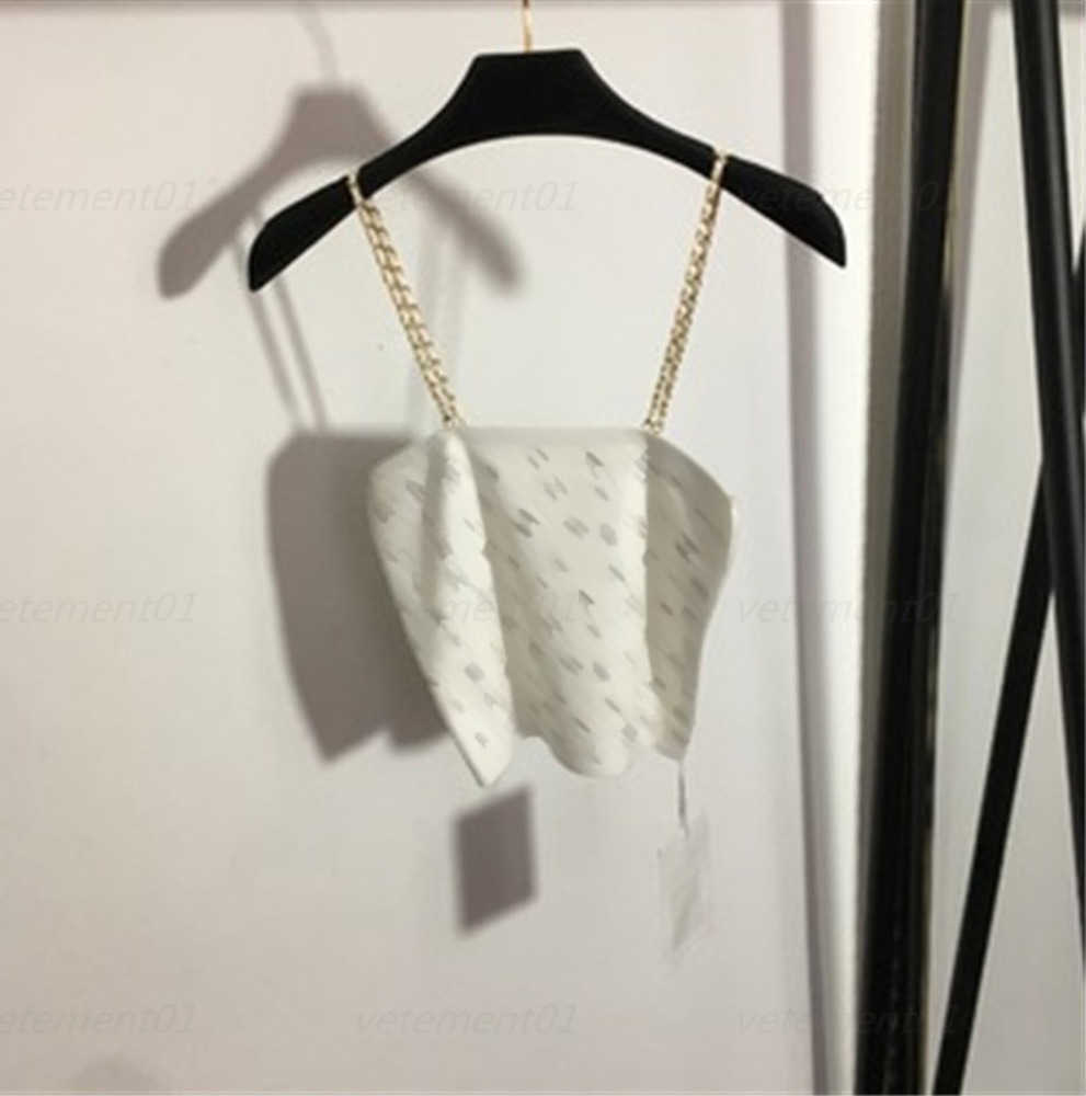 Fashionable Sexy Girls Tank Top Small Fragrant Wind Logo Stamping Drill Letters Chain Camisole Knitted Undershirt Womens Party Tops 0607
Fashionable Sexy Girls Tank Top Small Fragrant Wind Logo Stamping Drill Letters Chain Camisole Knitted Undershirt Womens Party Tops 0607