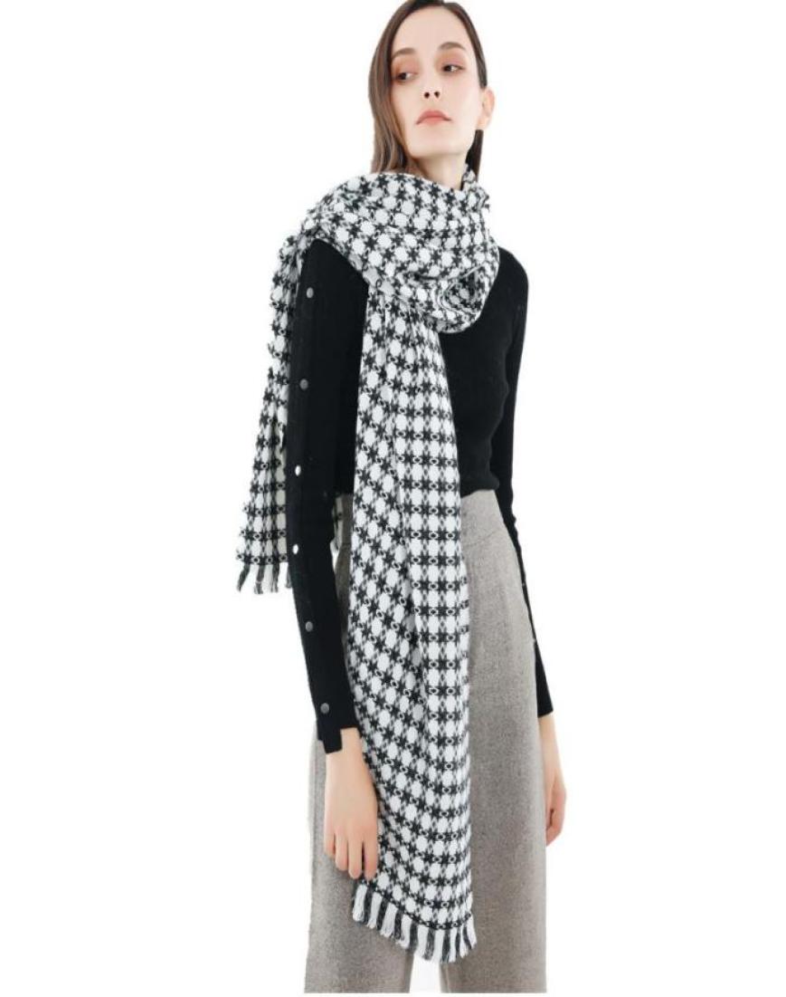 Autumn Winter Women Oversized Scarf Classic Plaid Imitation Cashmere Scarves Female Thick Warm Shawls Wrap High Quality Bandanas2926751
Autumn Winter Women Oversized Scarf Classic Plaid Imitation Cashmere Scarves Female Thick Warm Shawls Wrap High Quality Bandanas2926751