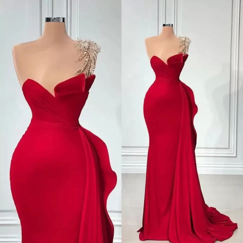 One Plus Size Shoulder Mermaid Sexy Prom Dresses Arabic Aso Ebi Red Beaded Crystals Satin Evening Formal Party Second Reception Bridesmaid Gown