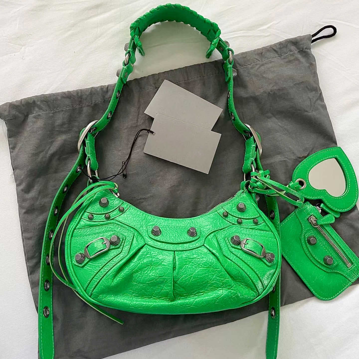 Crossbody Luxury Designer Motorcycle Half Moon Pochette Bag Vintage Women's Mens LE CAGOLE Satchel With Coin Purse Rivet Tote Handbags Brand Clutch Bags, Black
Crossbody Luxury Designer Motorcycle Half Moon Pochette Bag Vintage Women's Mens LE CAGOLE Satchel With Coin Purse Rivet Tote Handbags Brand Clutch Bags, Black