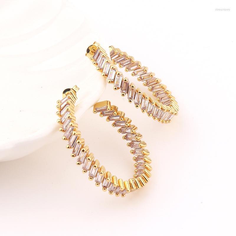 Hoop Earrings Large Round Colorful Zircon Women's Copper Gold Plated Fashion Shiny CZ Exaggerated Jewelry Party Gift
Hoop Earrings Large Round Colorful Zircon Women's Copper Gold Plated Fashion Shiny CZ Exaggerated Jewelry Party Gift