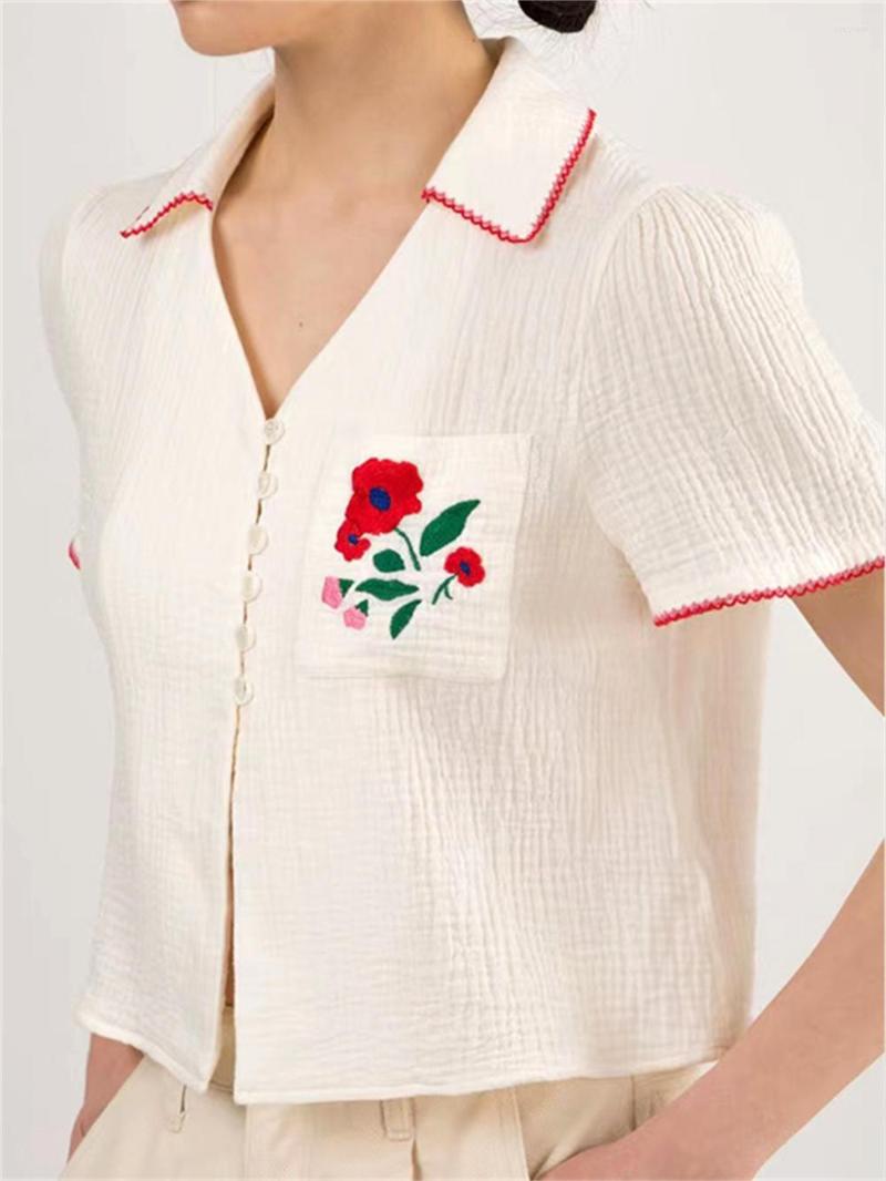 Women' Blouses 2023 Summer Women Flower Embroidery V-Neck Blouse Ladies Short Sleeve Single Breasted Loose Sweet Shirt All-Match
Women' Blouses 2023 Summer Women Flower Embroidery V-Neck Blouse Ladies Short Sleeve Single Breasted Loose Sweet Shirt All-Match