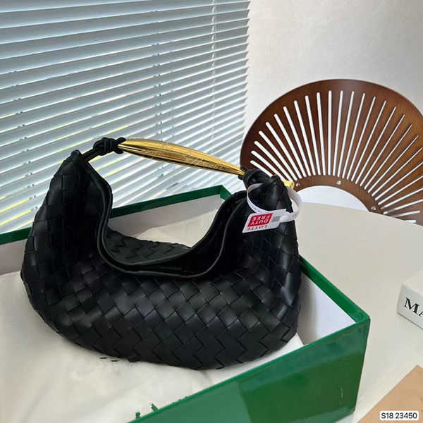 Designer Shoulder Bag Top cowhide woven sardine Handbag Metal handle Classic Tote bag Women's fashion multi-functional wallet, Red
Designer Shoulder Bag Top cowhide woven sardine Handbag Metal handle Classic Tote bag Women's fashion multi-functional wallet, Red