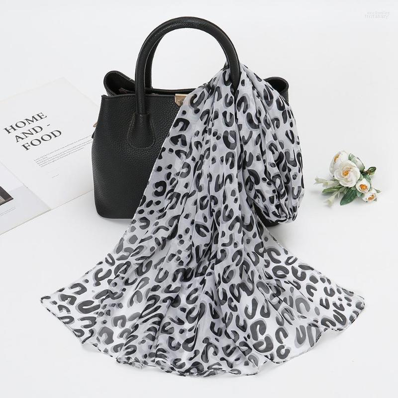 Scarves 150x50cm Retro Leopard Print Chiffon Silk Scarf Women Versatile Sunscreen Shawl Ladies Girls Neck Warmer Decorative Muffler
Scarves 150x50cm Retro Leopard Print Chiffon Silk Scarf Women Versatile Sunscreen Shawl Ladies Girls Neck Warmer Decorative Muffler