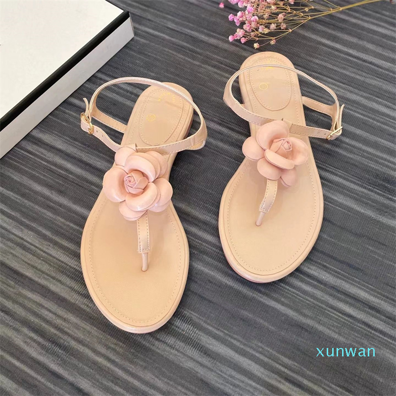 Designer Ladies Sandals 2023 Flat Bottom Clamping Foot Summer European And American Style Casual Shoes INS Holiday Women's Shoes
Designer Ladies Sandals 2023 Flat Bottom Clamping Foot Summer European And American Style Casual Shoes INS Holiday Women's Shoes