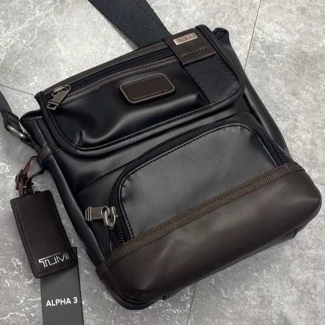 designer bag New leather cowhide TUMI922306 men's super light business casual one shoulder diagonal bag waterproof wear-resistant small bag, Black leather
designer bag New leather cowhide TUMI922306 men's super light business casual one shoulder diagonal bag waterproof wear-resistant small bag, Black leather