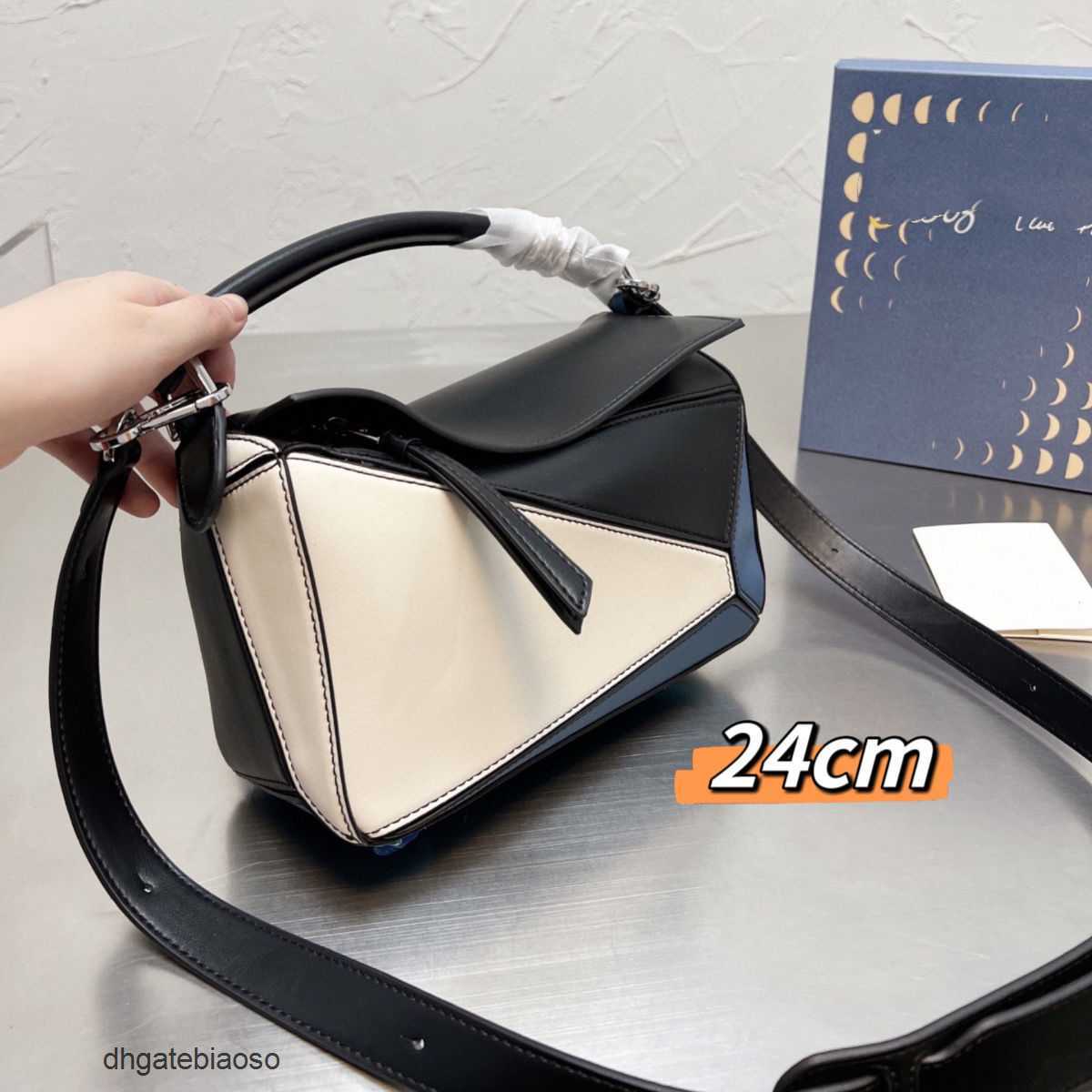 Capacity Puzzle Colored Girl Designer Loews Handbag Bags Geometry Outdoor Bag Spliced Small Square High Early Spring V4nu, Pink color matching
Capacity Puzzle Colored Girl Designer Loews Handbag Bags Geometry Outdoor Bag Spliced Small Square High Early Spring V4nu, Pink color matching