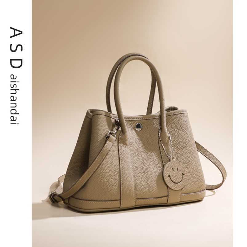 Totes 7a H ermess Garden Party Handbag Genuine Leather Genuine Leather 2023 New Fashionable High Grade Headcoat Cowhide Litchi Pattern Handbag for Womenqq wit, Elephant grey 26cm
Totes 7a H ermess Garden Party Handbag Genuine Leather Genuine Leather 2023 New Fashionable High Grade Headcoat Cowhide Litchi Pattern Handbag for Womenqq wit, Elephant grey 26cm