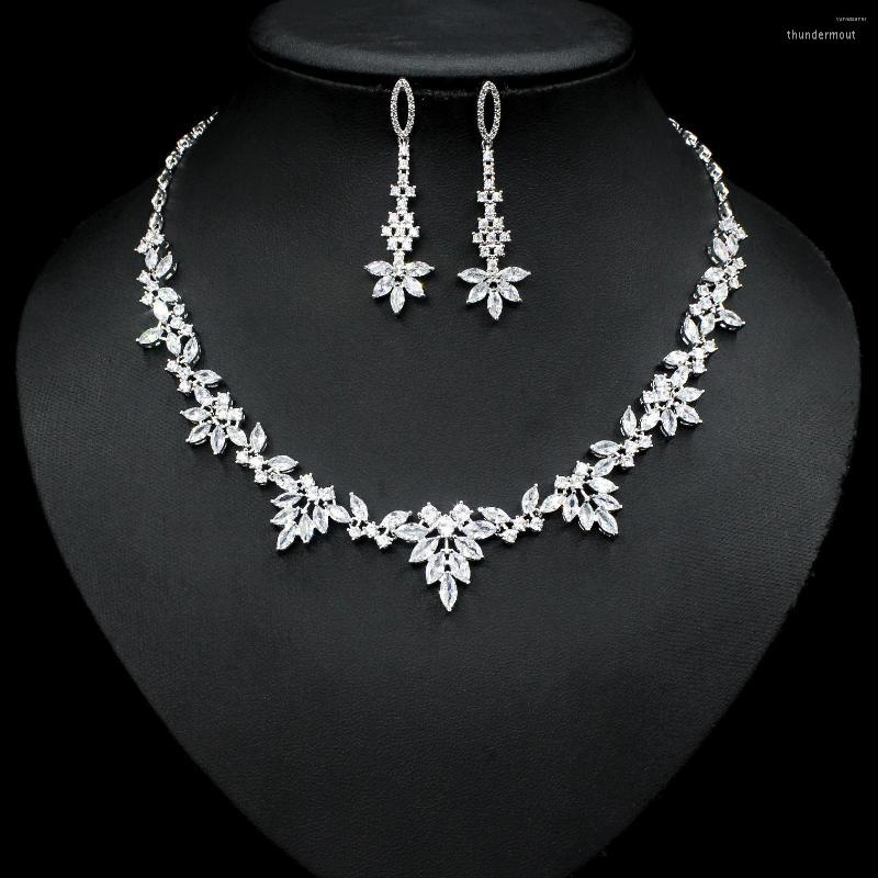 Chains Genuine Real Jewels 2023 Bride Zircon Necklace Simple And Noble 925 Silver Needle Dress Jewelry High Quality
Chains Genuine Real Jewels 2023 Bride Zircon Necklace Simple And Noble 925 Silver Needle Dress Jewelry High Quality
