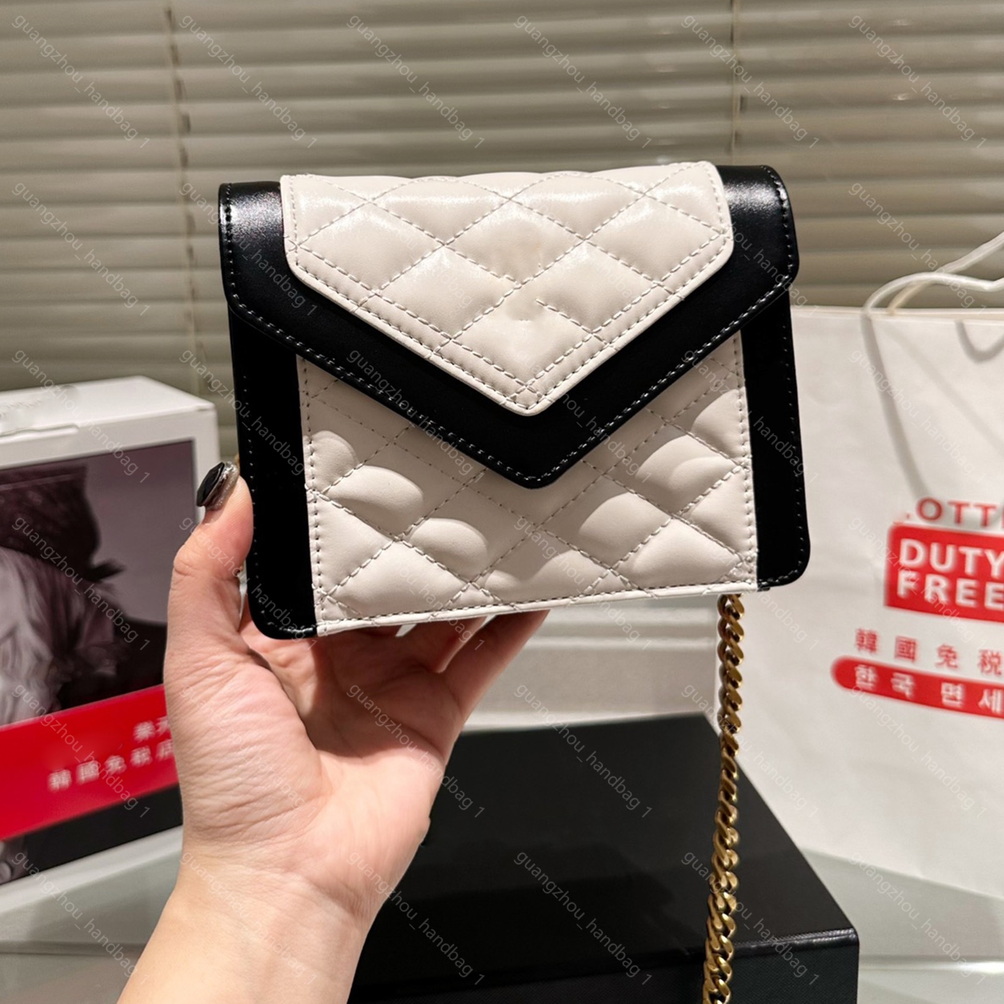 GABY SMALL ENVELOPE bag Designer Handbag Women Crossbody Chain Bags Quilted Leather Bag Top Quality Shoulder Wallet Purse Tote Bag, White
GABY SMALL ENVELOPE bag Designer Handbag Women Crossbody Chain Bags Quilted Leather Bag Top Quality Shoulder Wallet Purse Tote Bag, White