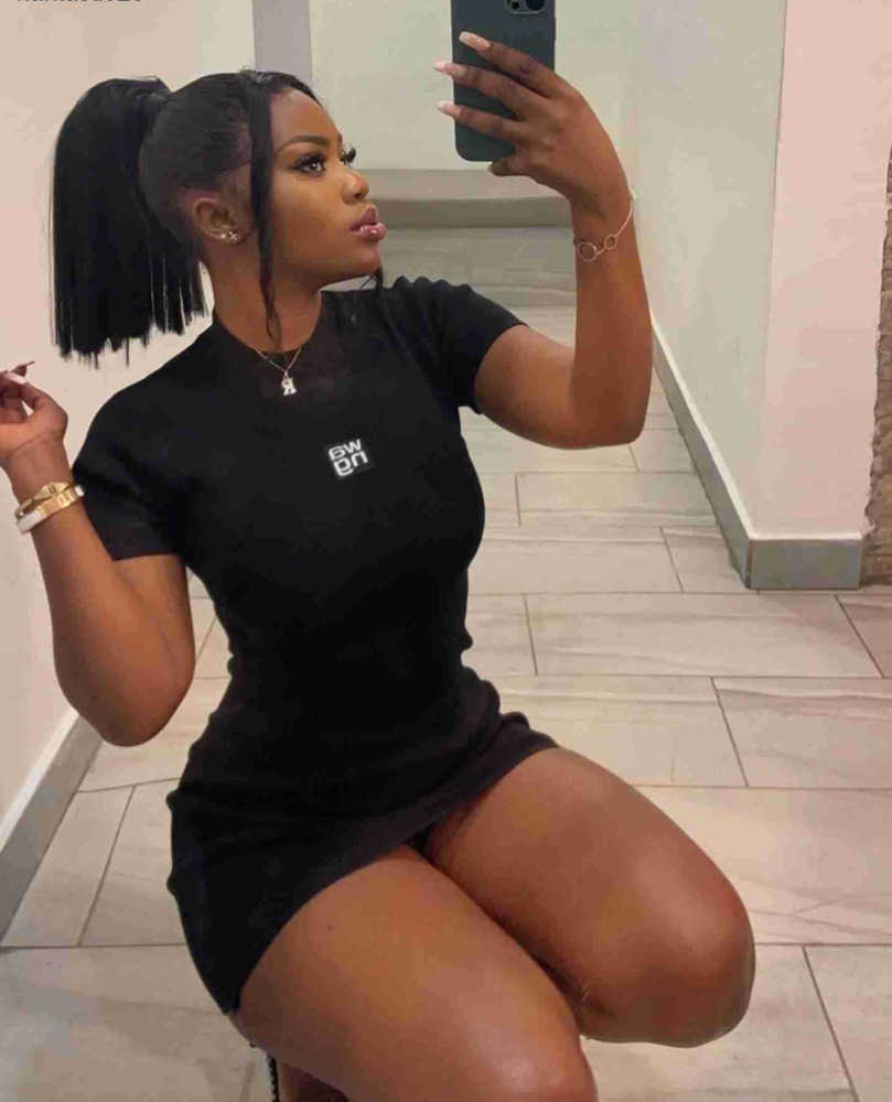 Designer 2023 Women' aw dress Printed Letter Casual Arm Round wang Neck Short Sleeve Dress fashion Fashion brand, Black
Designer 2023 Women' aw dress Printed Letter Casual Arm Round wang Neck Short Sleeve Dress fashion Fashion brand, Black