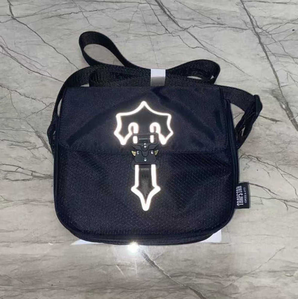Shoulder Bags Trapstar bag Mens Bag Messenger Designer Canvas Men Women Satchel Wallet London Crossbody Tidal flow design 62ess, Blue
Shoulder Bags Trapstar bag Mens Bag Messenger Designer Canvas Men Women Satchel Wallet London Crossbody Tidal flow design 62ess, Blue
