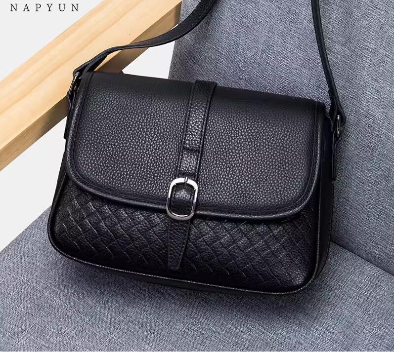 Mens Shoulder Bags canvas leather Designers Messenger Bag Famous Trip Postman Classic Handbag Briefcase Crossbody Good quality Louiseitys Bags Viutonitys, No bag
Mens Shoulder Bags canvas leather Designers Messenger Bag Famous Trip Postman Classic Handbag Briefcase Crossbody Good quality Louiseitys Bags Viutonitys, No bag