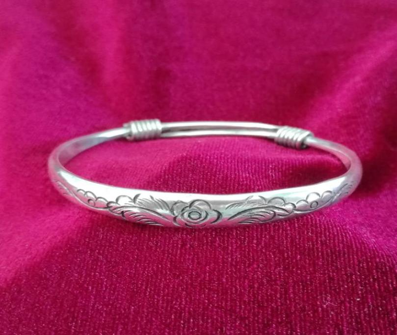 Ethnic Style Personalized Traditional Jewelry Miao Handmade Miao Silver Bracelet Hand Ring NonMainstream Style PushPull Bell Sma6541162
Ethnic Style Personalized Traditional Jewelry Miao Handmade Miao Silver Bracelet Hand Ring NonMainstream Style PushPull Bell Sma6541162