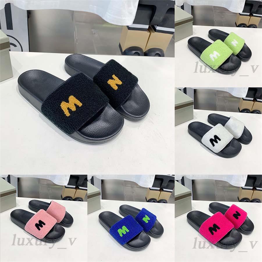 Designer Women Slippers Fur Slides Polar Fleece Flats Shoes Rubber Sole Scuffs Embroidered Letters Soft Slide Solid Color Flip Flops
Designer Women Slippers Fur Slides Polar Fleece Flats Shoes Rubber Sole Scuffs Embroidered Letters Soft Slide Solid Color Flip Flops