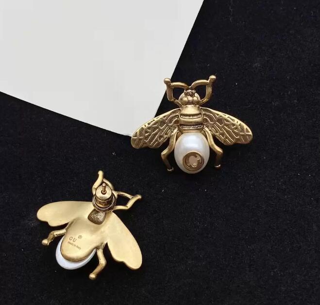 Fashion Wedding Designer Earrings with Brass Material 925 Silver Needle Anti Allergy Bee Luxury Brand Earrings for Women
Fashion Wedding Designer Earrings with Brass Material 925 Silver Needle Anti Allergy Bee Luxury Brand Earrings for Women