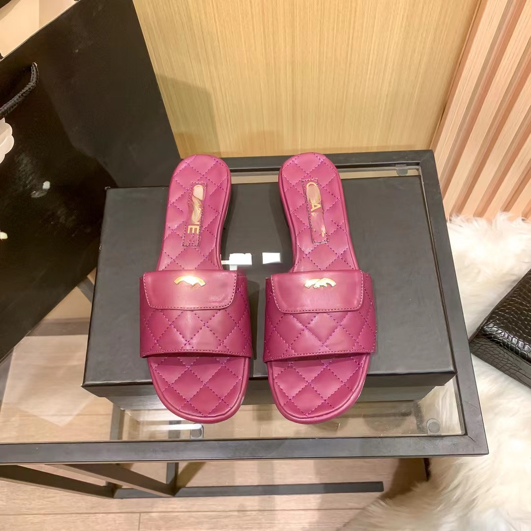 2023 Luxury Summer Designer Slippers Classic Sandals Leather Fashion Shoes Ladies Slipper Beach Flat Heel Flip Flops Good Quality, Red
2023 Luxury Summer Designer Slippers Classic Sandals Leather Fashion Shoes Ladies Slipper Beach Flat Heel Flip Flops Good Quality, Red