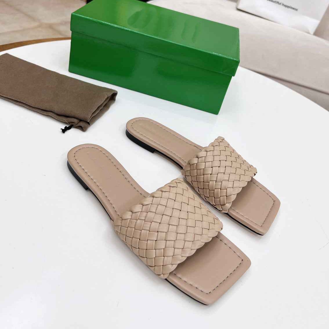 Designer Bottegas Sandals Women Platform Slipper Fashion Letter Flip Flops Comfortable Lining Leather Luxury ghkbm
Designer Bottegas Sandals Women Platform Slipper Fashion Letter Flip Flops Comfortable Lining Leather Luxury ghkbm