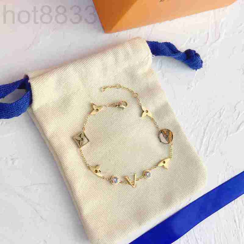 Bangle Designer Fashion Style Bracelets Women Wristband Cuff Chain Letter Jewelry Crystal 18k Gold Plated Stainless Steel Wedding Lovers Gift Bracelet LMF2
Bangle Designer Fashion Style Bracelets Women Wristband Cuff Chain Letter Jewelry Crystal 18k Gold Plated Stainless Steel Wedding Lovers Gift Bracelet LMF2