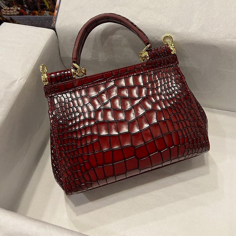 Evening Bags Luxury Handbag Crocodile Pattern Lizard Bag Leather Fashion Shoulder Messenger Ladies Elegant Noble Tote Women
Evening Bags Luxury Handbag Crocodile Pattern Lizard Bag Leather Fashion Shoulder Messenger Ladies Elegant Noble Tote Women