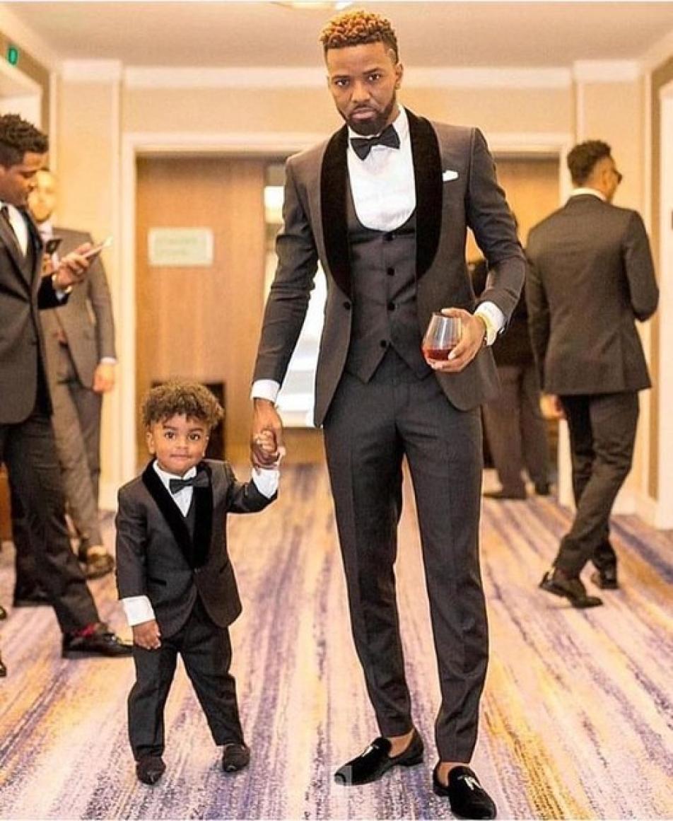Stylish Grey Mens Wedding Tuxedos For Boys And Father Maroon Slim Fit Tuxedos Unique Classic Formal Groom Wedding Tuxedos For1537996, Navy
Stylish Grey Mens Wedding Tuxedos For Boys And Father Maroon Slim Fit Tuxedos Unique Classic Formal Groom Wedding Tuxedos For1537996, Navy