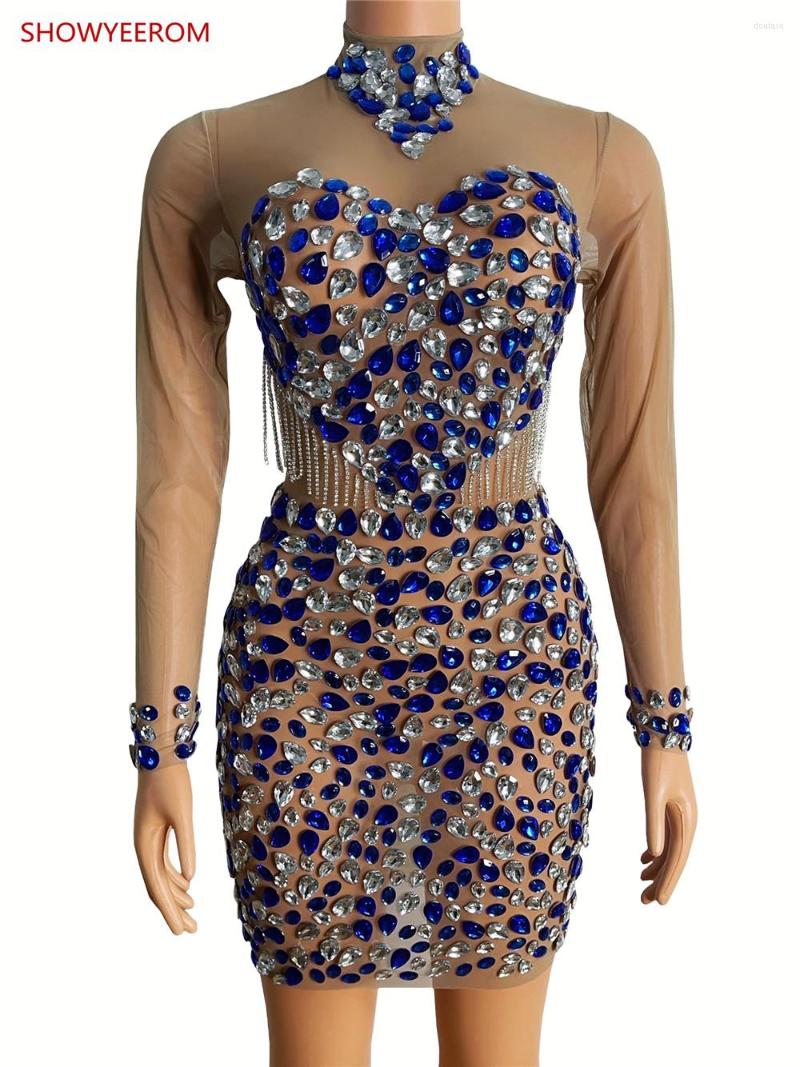 Stage Wear Sparkly Silver Rhinestone Mirror Elastic Fabric Short Dress Women Birthday Play Celebrate Dancer Party Show, Picture shown
Stage Wear Sparkly Silver Rhinestone Mirror Elastic Fabric Short Dress Women Birthday Play Celebrate Dancer Party Show, Picture shown