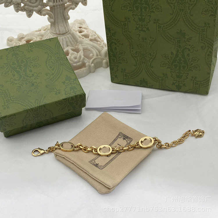 Family Double Letter Bracelet ins Medium Ancient Style Light Luxury Texture Simple Tiger Head and Tail Label
Family Double Letter Bracelet ins Medium Ancient Style Light Luxury Texture Simple Tiger Head and Tail Label