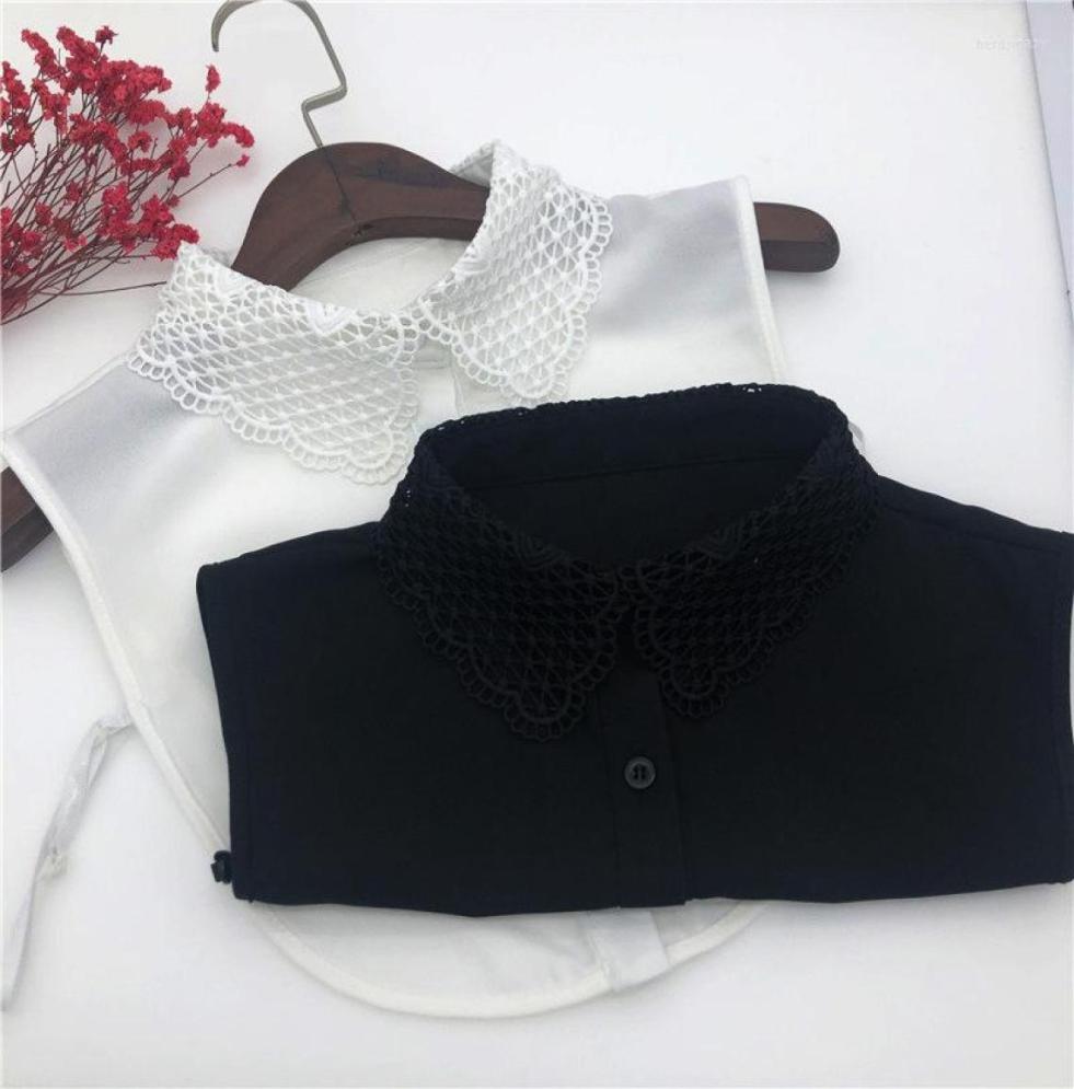 Bow Ties Women Hollow Shirt Fake Collar Blouse Tops Vintage Detachable Female False Lapel Handmade Clothes Accessory8001600
Bow Ties Women Hollow Shirt Fake Collar Blouse Tops Vintage Detachable Female False Lapel Handmade Clothes Accessory8001600