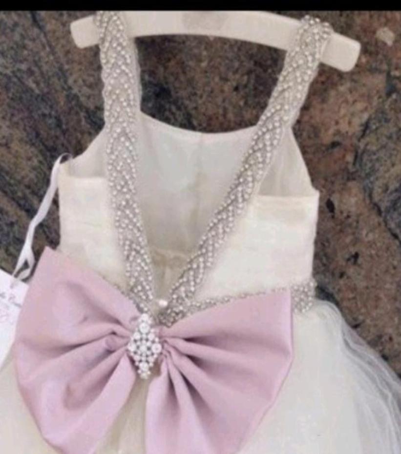 Rhinestones Beaded Flower Girls Dresses Floor Length Detachable Bow Straps Sleeveless Tulle ALine Toddler Wedding Party Gowns Kid6486497, White
Rhinestones Beaded Flower Girls Dresses Floor Length Detachable Bow Straps Sleeveless Tulle ALine Toddler Wedding Party Gowns Kid6486497, White