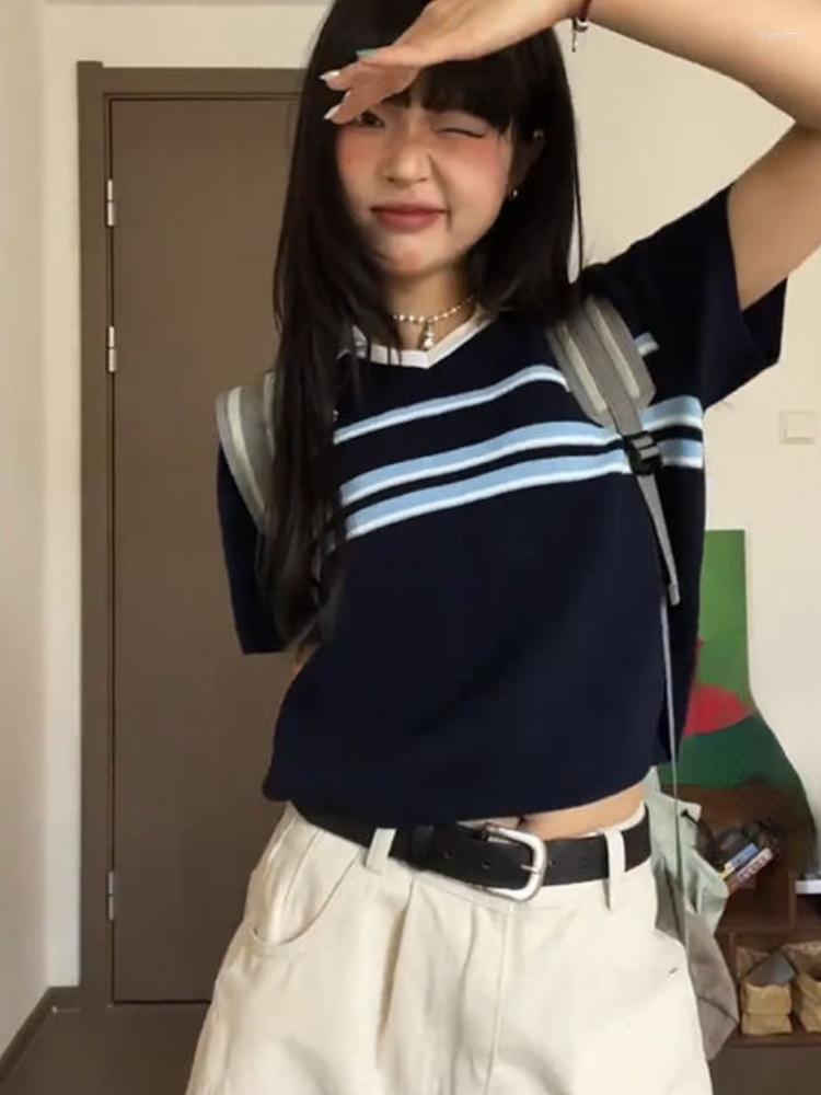 Women' T Shirts Short Sleeve All Match Y2k Aesthetic Casual Tees 2023 Summer Fashion Cropped Tops Women Turn Down Collar Stripe T-shirts, Navy blue
Women' T Shirts Short Sleeve All Match Y2k Aesthetic Casual Tees 2023 Summer Fashion Cropped Tops Women Turn Down Collar Stripe T-shirts, Navy blue