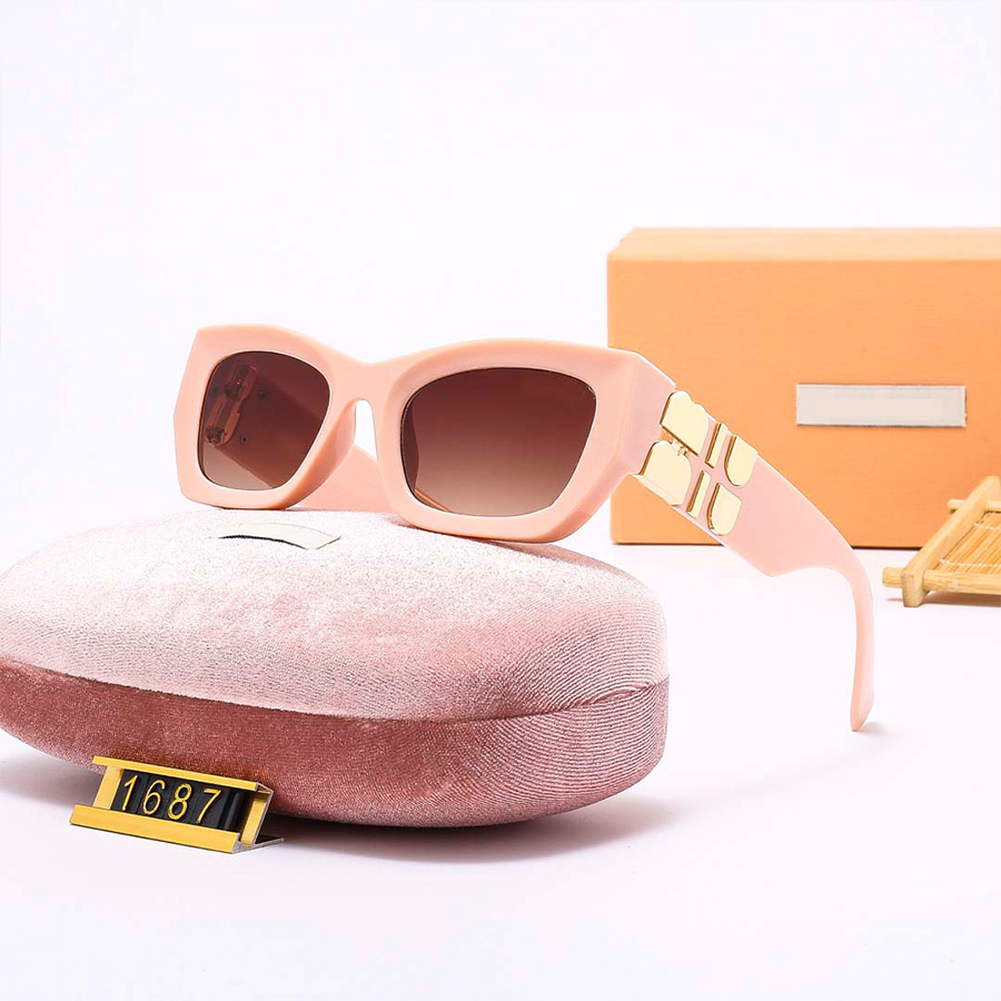 Women Fashion Sunglasses Designer Sunglass Beach Sun Glass Girl Eyeglasses Adumbral Gift Letters Design 6 Color Option Goggle
Women Fashion Sunglasses Designer Sunglass Beach Sun Glass Girl Eyeglasses Adumbral Gift Letters Design 6 Color Option Goggle