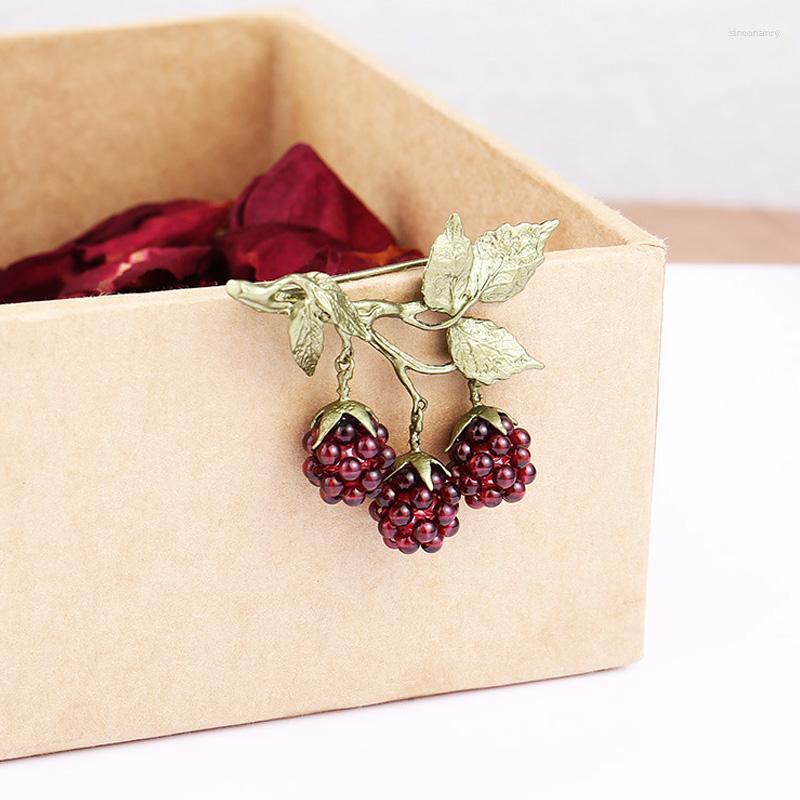 Brooches Design Pomegranate Fruit Brooch Woman Wedding Party Clothing Silk Scarf Buckle Accessories Holiday Gift
Brooches Design Pomegranate Fruit Brooch Woman Wedding Party Clothing Silk Scarf Buckle Accessories Holiday Gift
