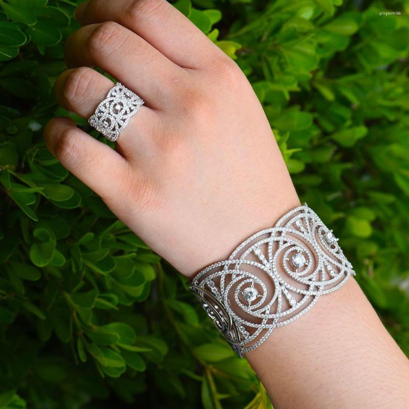 Bangle Missvikki Luxury Geometric CZ Big Wide Open For Women Wedding Baguette Arabia Bridal Noble Jewelry High Quality
Bangle Missvikki Luxury Geometric CZ Big Wide Open For Women Wedding Baguette Arabia Bridal Noble Jewelry High Quality