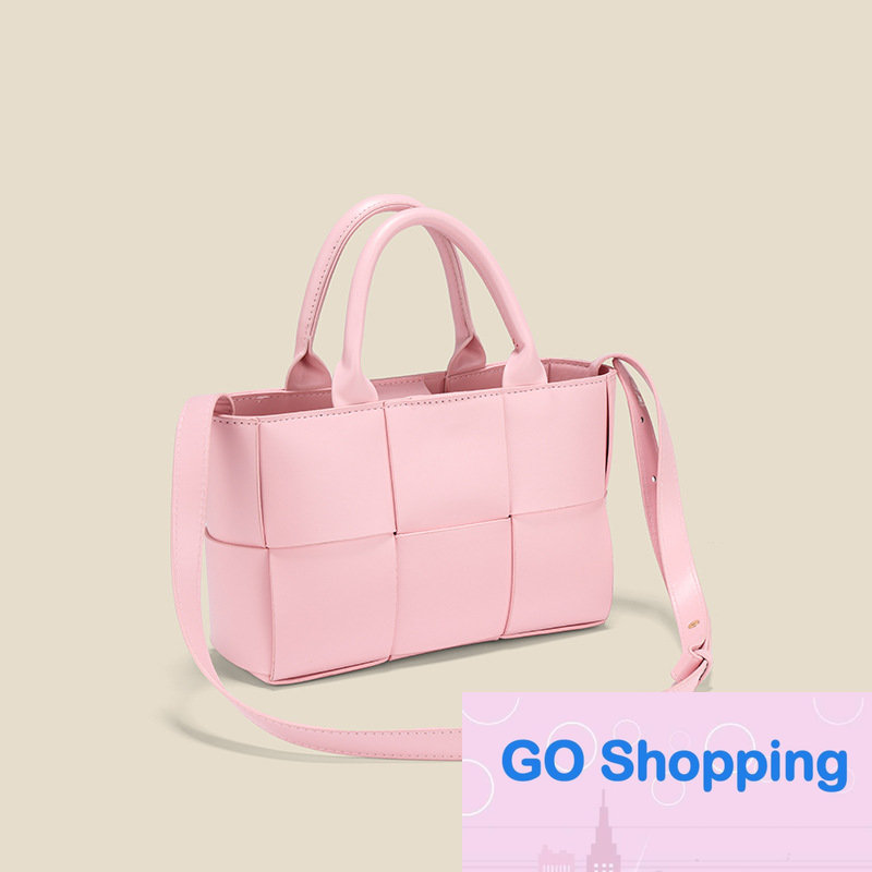Tote Bag Spring and Summer New Woven Commuter Advanced Large Capacity Portable Shoulder Messenger Bags, 24*8*16cm
Tote Bag Spring and Summer New Woven Commuter Advanced Large Capacity Portable Shoulder Messenger Bags, 24*8*16cm