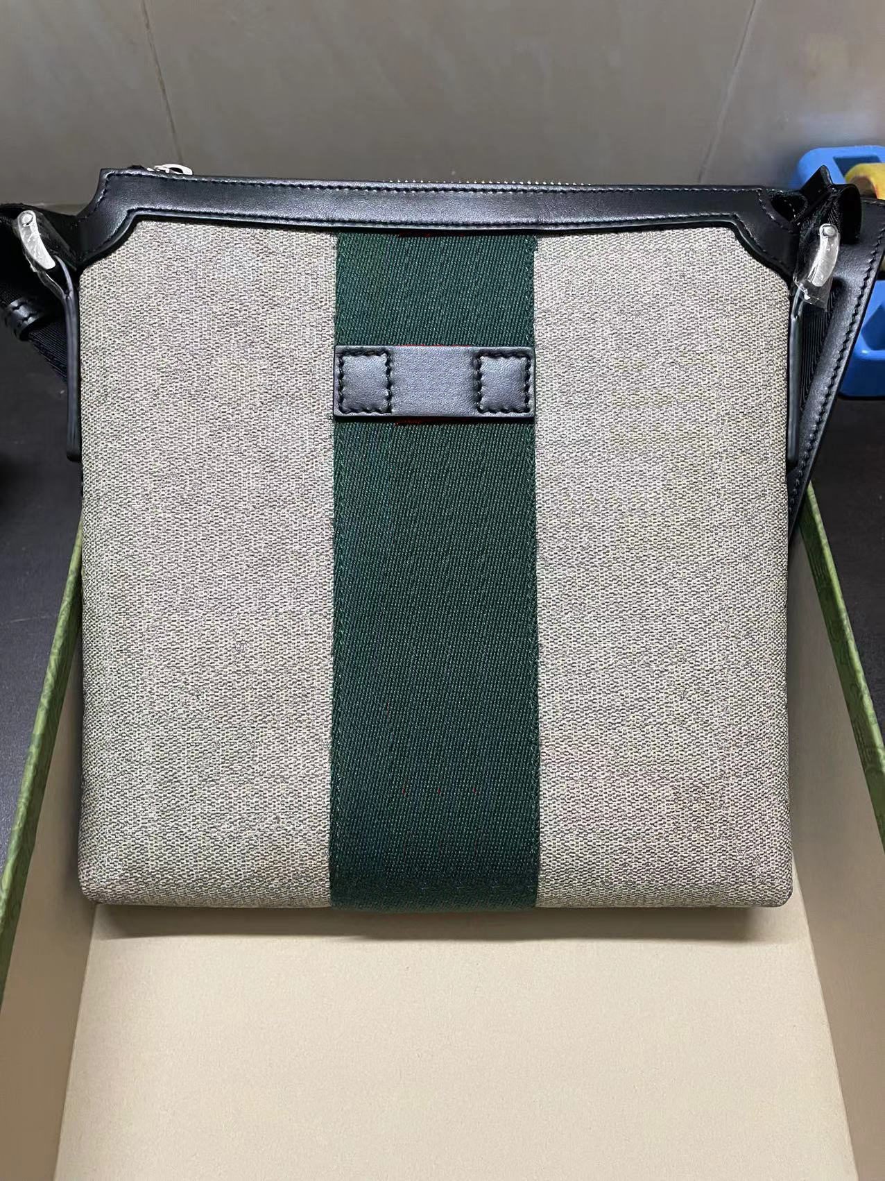 Messenger bag top quality product Luxury designer bag advanced artificial canvas material small messenger bag Free freight 038, Take the picture as the criterion
Messenger bag top quality product Luxury designer bag advanced artificial canvas material small messenger bag Free freight 038, Take the picture as the criterion