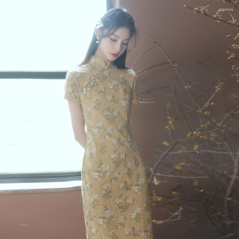 Ethnic Clothing 2023 Summer Yellow Cheongsam Short Sleeve Vintage Dress Slim Wedding Costume Comfortable Floral Qipao S To 2XL
Ethnic Clothing 2023 Summer Yellow Cheongsam Short Sleeve Vintage Dress Slim Wedding Costume Comfortable Floral Qipao S To 2XL