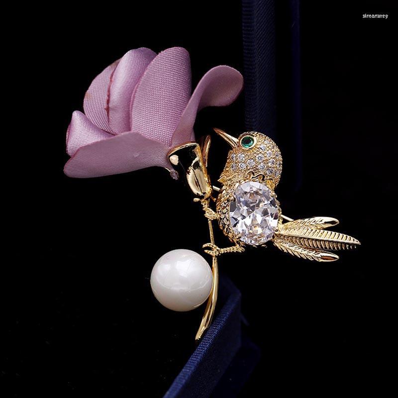 Brooches Fashion Fabric Flower Bird Brooch For Men And Women Wedding Clothes Accessories High Quality Metal Animal Pins Jewelry
Brooches Fashion Fabric Flower Bird Brooch For Men And Women Wedding Clothes Accessories High Quality Metal Animal Pins Jewelry