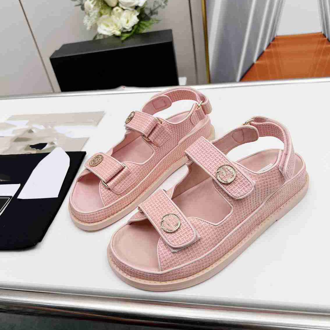 Designer Channel Sandals Woman Slipper Leather Low Heel Sandals Womens Ccity Slide Casual Shoes Women Platform Flip Flops xcdssd
Designer Channel Sandals Woman Slipper Leather Low Heel Sandals Womens Ccity Slide Casual Shoes Women Platform Flip Flops xcdssd