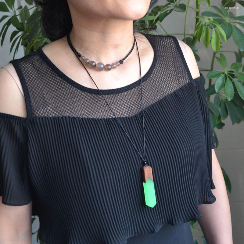 Pendant Necklaces Fashion Luminous Necklace Women And Men Wearing Gifts Professional Retro Wood Jewelry Production
Pendant Necklaces Fashion Luminous Necklace Women And Men Wearing Gifts Professional Retro Wood Jewelry Production