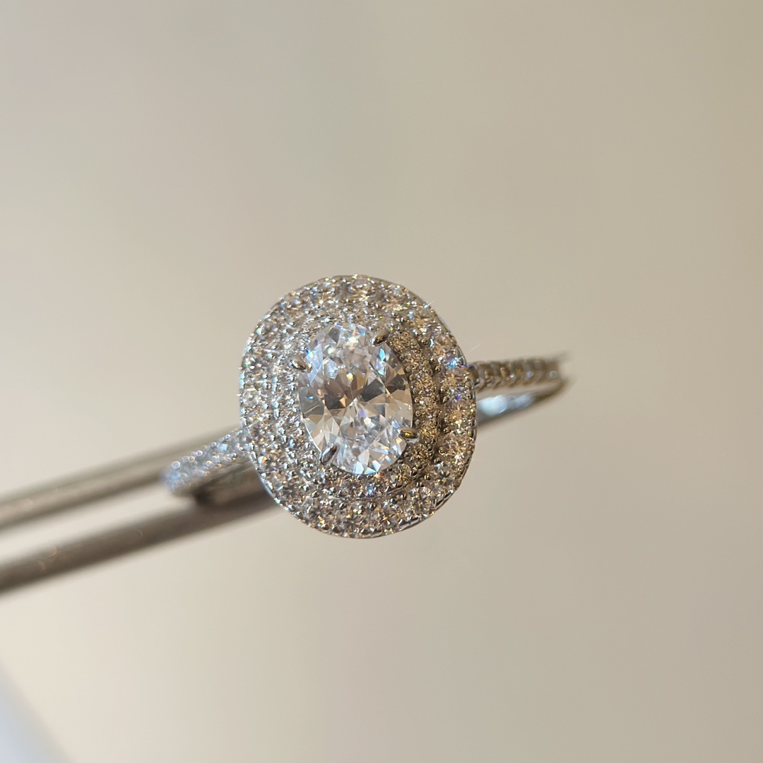 Luxury Band Rings S925 Sterling Silver Brand Designer Double Layers Full Crystal Big Zircon Wedding Ring For Engagement Evening Party With Box
Luxury Band Rings S925 Sterling Silver Brand Designer Double Layers Full Crystal Big Zircon Wedding Ring For Engagement Evening Party With Box