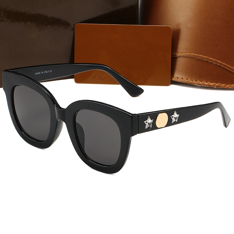 Top 0208 luxury polaroid lens Sunglasses women Men designer Goggle brand eyeglasses frame Vintage Sun Glasses Fashion outdoor Beach drivers Eyewear With Box gift
Top 0208 luxury polaroid lens Sunglasses women Men designer Goggle brand eyeglasses frame Vintage Sun Glasses Fashion outdoor Beach drivers Eyewear With Box gift