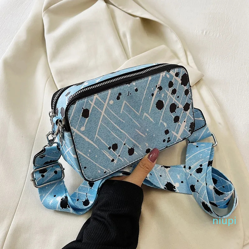 Product Designer Shoulder Bags Leather Designer Bag Women Luxury Wide Strap Crossbody Bags Fashion Camera Bag Pink Purse, Blue
Product Designer Shoulder Bags Leather Designer Bag Women Luxury Wide Strap Crossbody Bags Fashion Camera Bag Pink Purse, Blue