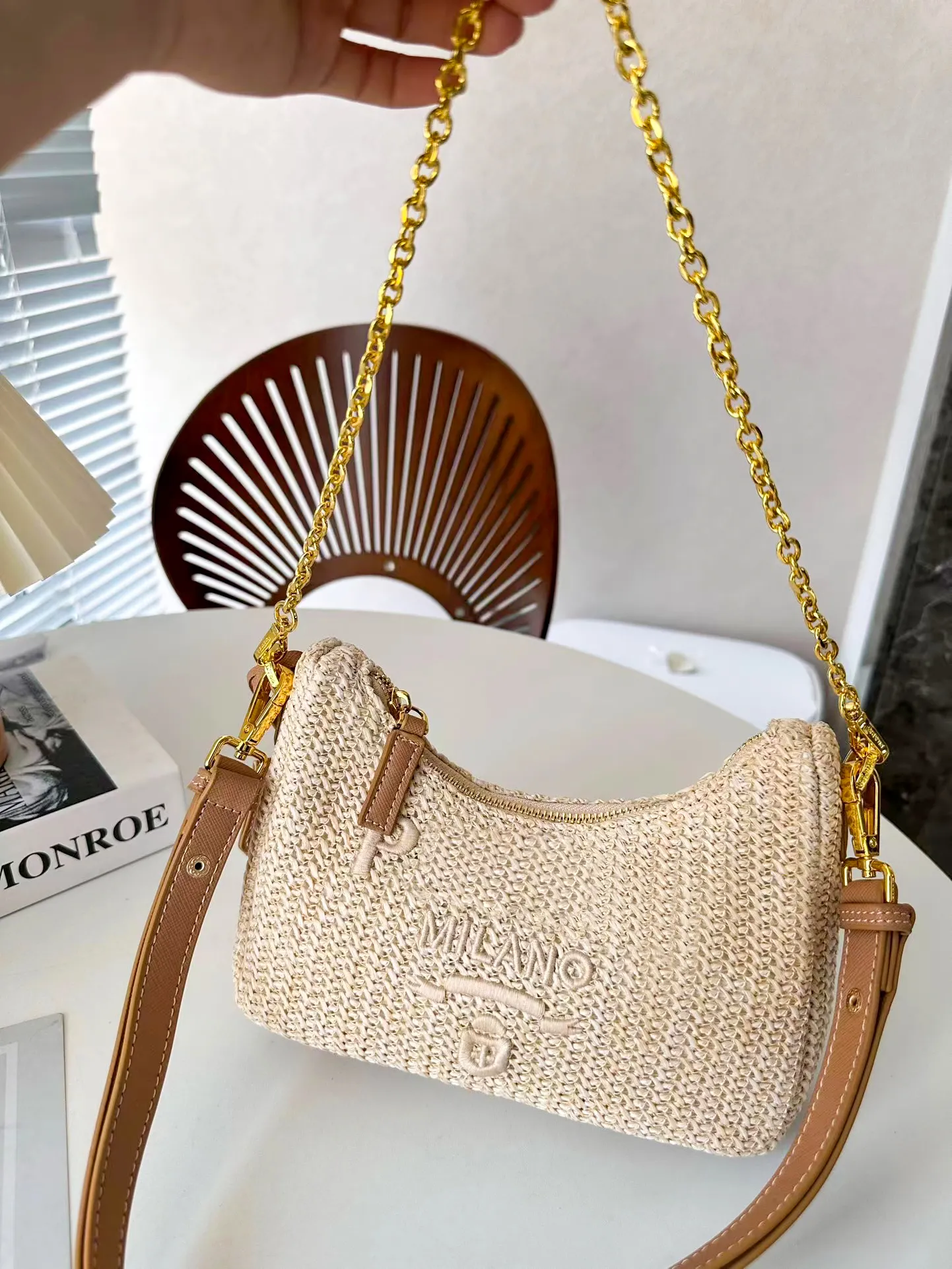 2023 new Messenger handbag straw bag Beach Womens Cross Body Clutch Bags strap Shoulder Bag underarm Totes luxurys Designer envelope weekend cowhide, Black
2023 new Messenger handbag straw bag Beach Womens Cross Body Clutch Bags strap Shoulder Bag underarm Totes luxurys Designer envelope weekend cowhide, Black