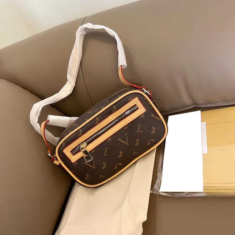 Shoulder Bags bag designer bag luxury Crossbody bag Camera bag women Handbag Sewing design large capacity Luxury banquet Wallet leisure Celebrities gift style good, Brown
Shoulder Bags bag designer bag luxury Crossbody bag Camera bag women Handbag Sewing design large capacity Luxury banquet Wallet leisure Celebrities gift style good, Brown