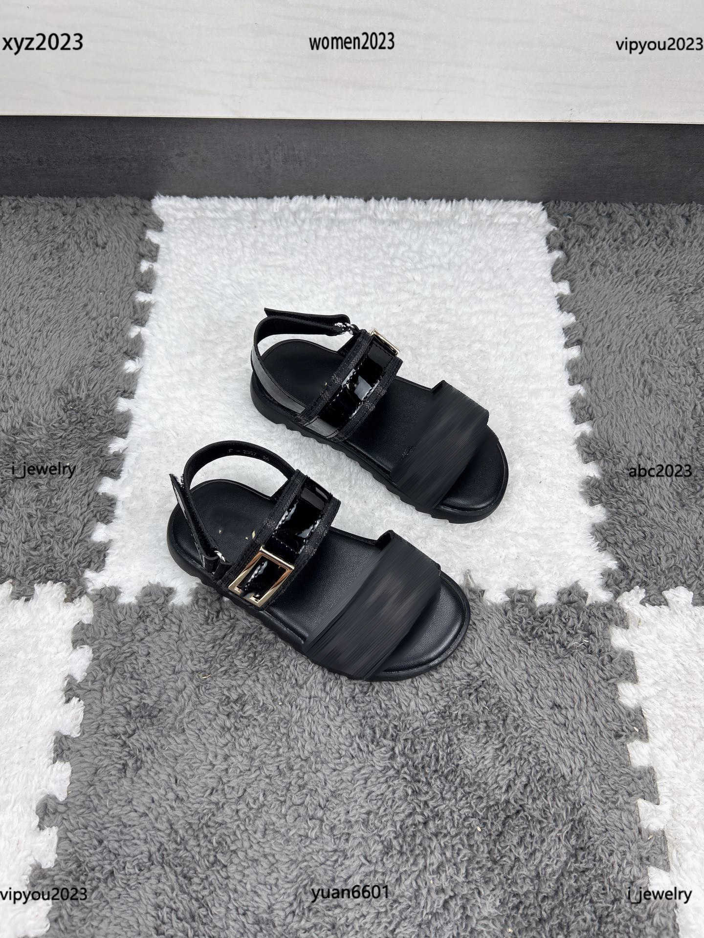 designer kids shoes Shiny metal buckle Kids Sandals Lacquer leather shoelaces Child Slippers Box Packaging Children's Size 26-35, #2
designer kids shoes Shiny metal buckle Kids Sandals Lacquer leather shoelaces Child Slippers Box Packaging Children's Size 26-35, #2