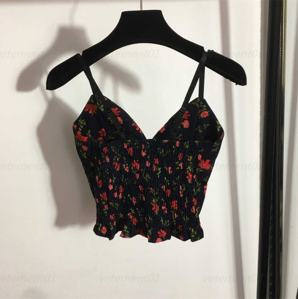 Fashion Sexy Clothes Designer Tank Top Womens Retro Small Floral Smocked Halter Tops Small Undershirt Tank Tops For Women Casual Summer 0607
Fashion Sexy Clothes Designer Tank Top Womens Retro Small Floral Smocked Halter Tops Small Undershirt Tank Tops For Women Casual Summer 0607