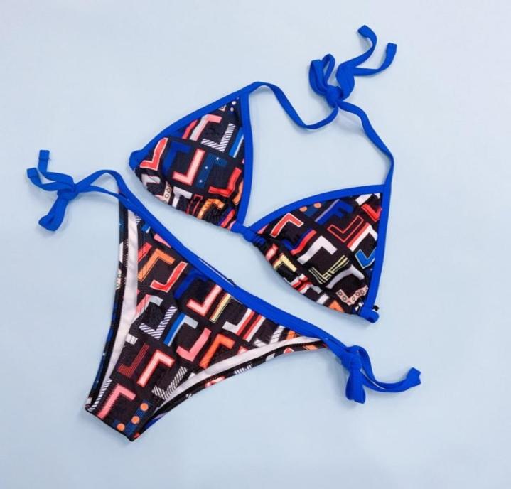 2023 Luxury Gradient Home Textile Sexy Embroidery Bikini Set Brand Letters Swimwears Designer Metal Chain High Quality Ladies Back3281948
2023 Luxury Gradient Home Textile Sexy Embroidery Bikini Set Brand Letters Swimwears Designer Metal Chain High Quality Ladies Back3281948